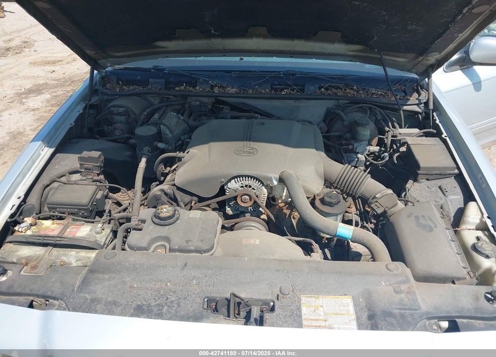 2001 FORD CROWN VICTORIA LX VIN: 2FAFP74W71X122523