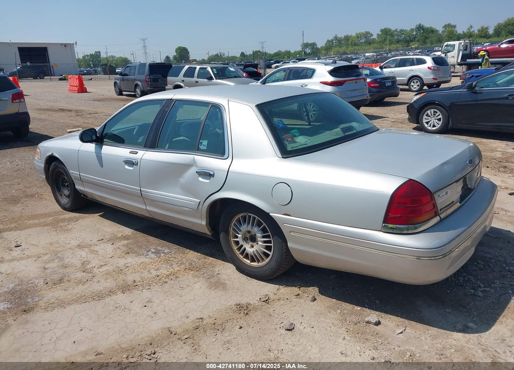 2001 FORD CROWN VICTORIA LX VIN: 2FAFP74W71X122523