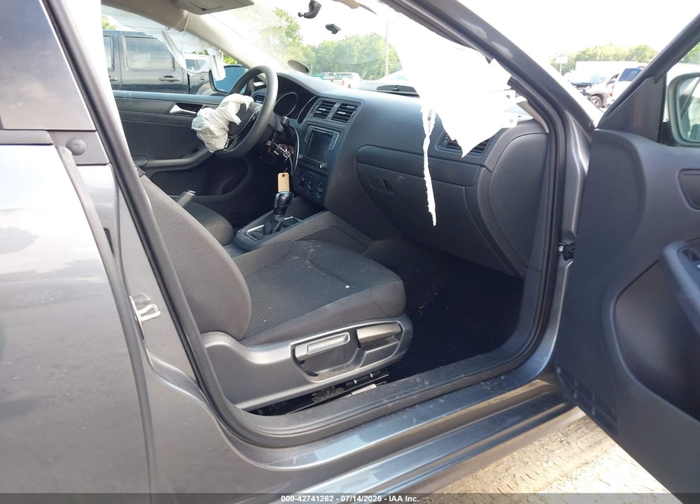 2016 VOLKSWAGEN JETTA VIN: 3VW267AJ7GM270337