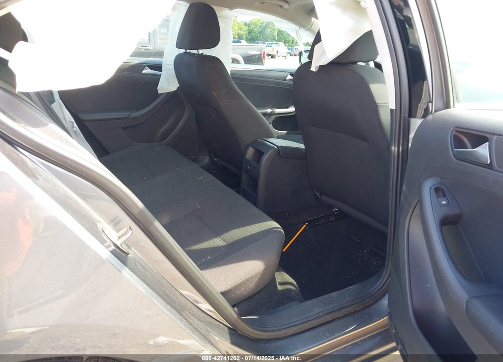 2016 VOLKSWAGEN JETTA VIN: 3VW267AJ7GM270337