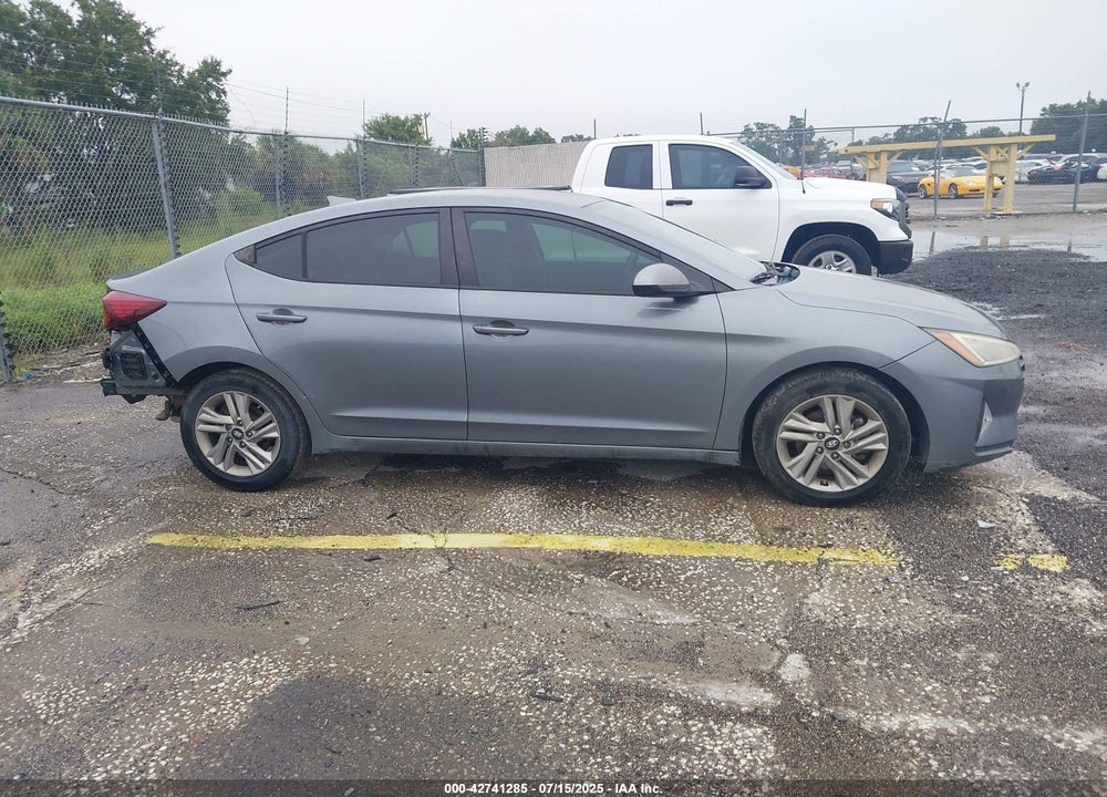 2019 HYUNDAI ELANTRA VIN: KMHD84LF0KU844788