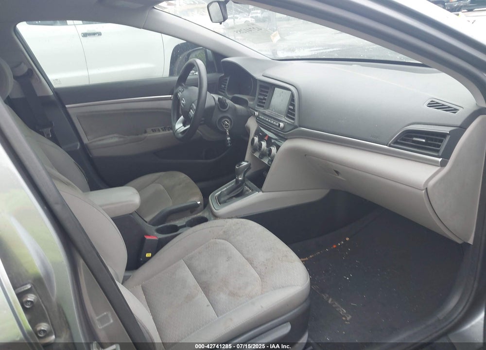 2019 HYUNDAI ELANTRA VIN: KMHD84LF0KU844788