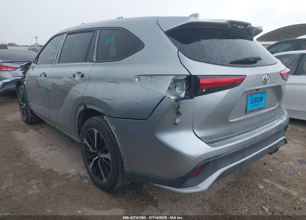 2022 TOYOTA HIGHLANDER XSE VIN: 5TDLZRAH1NS132006