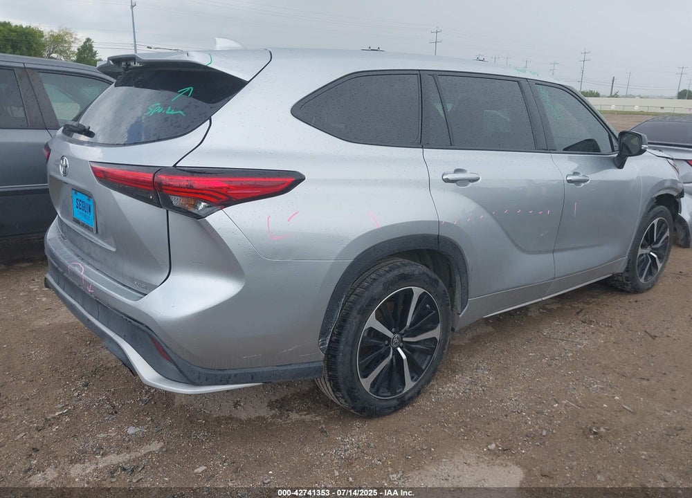 2022 TOYOTA HIGHLANDER XSE VIN: 5TDLZRAH1NS132006