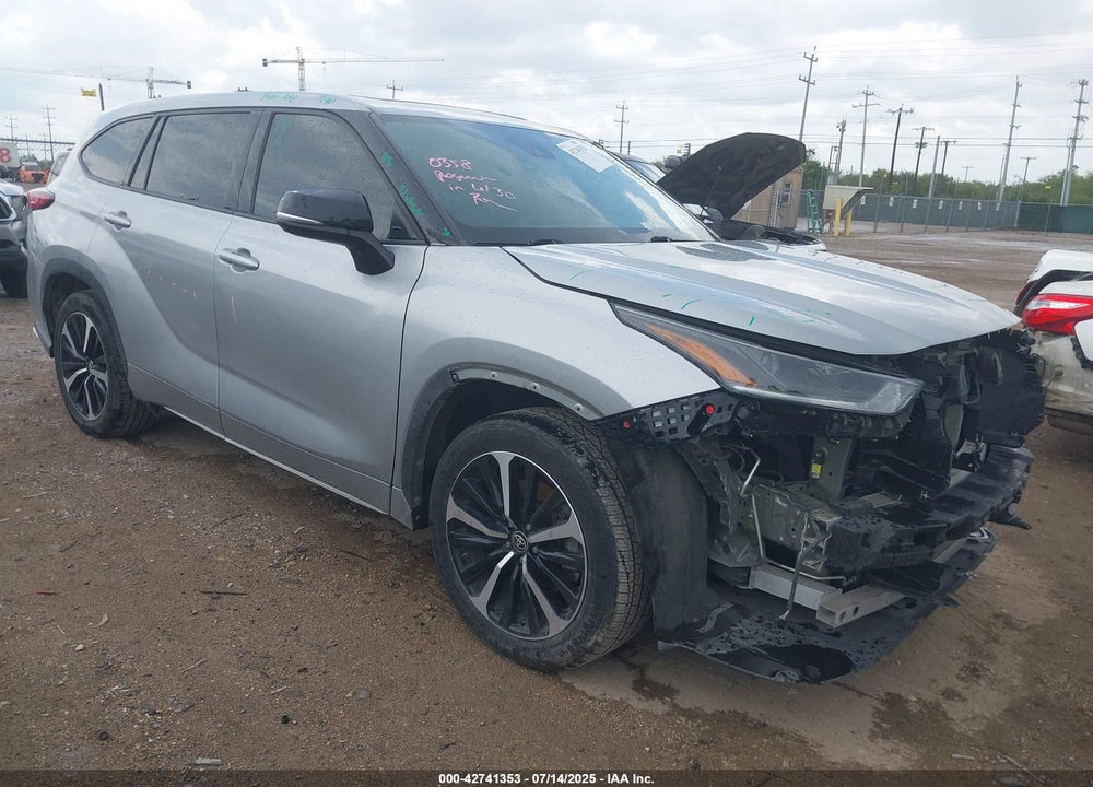2022 TOYOTA HIGHLANDER XSE VIN: 5TDLZRAH1NS132006