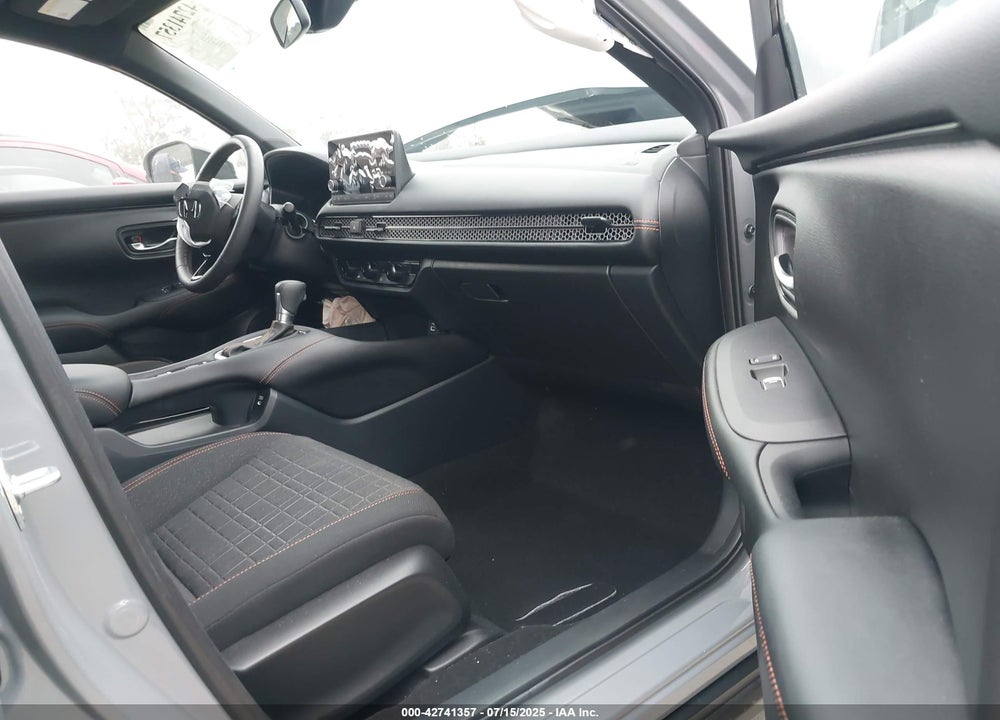 2025 HONDA HR-V VIN: 3CZRZ1H56SM709593