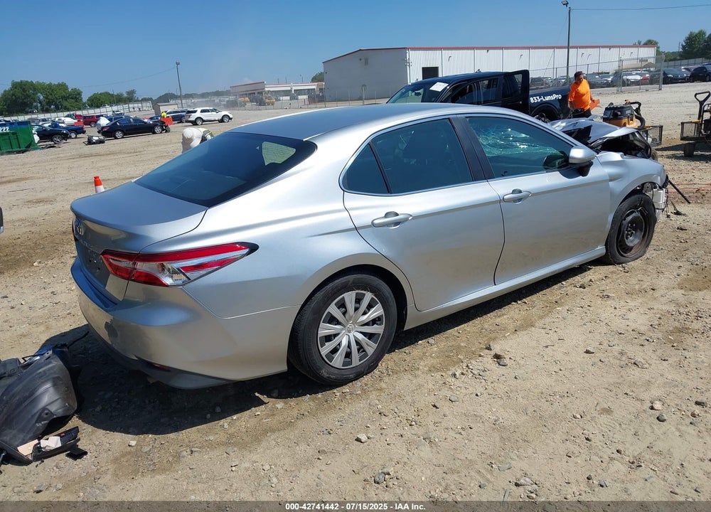 2018 TOYOTA CAMRY L VIN: 4T1B11HK4JU065652