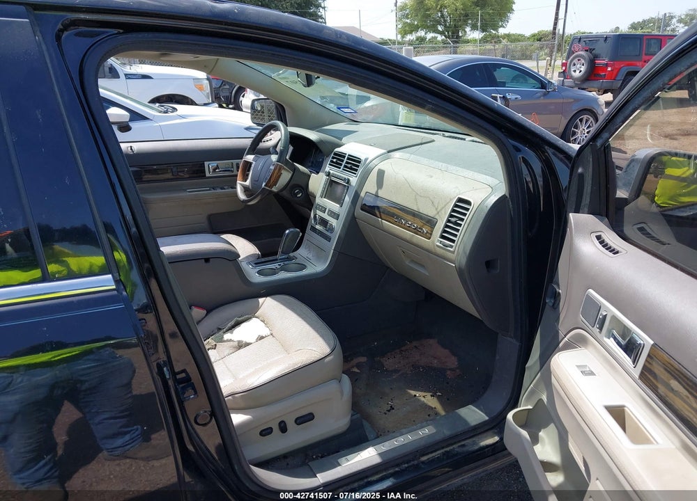2010 LINCOLN MKX VIN: 2LMDJ6JC8ABJ19070