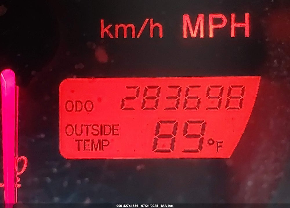 2003 TOYOTA MATRIX VIN: 2T1KR32E73C141926