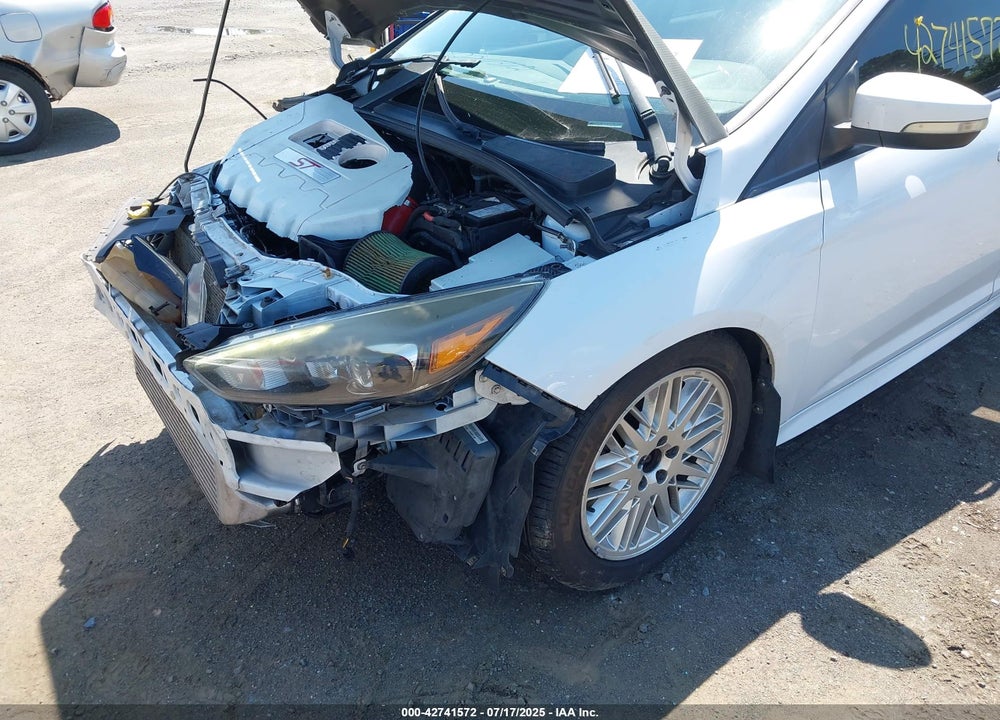 2017 FORD FOCUS VIN: 1FADP3L95HL227872