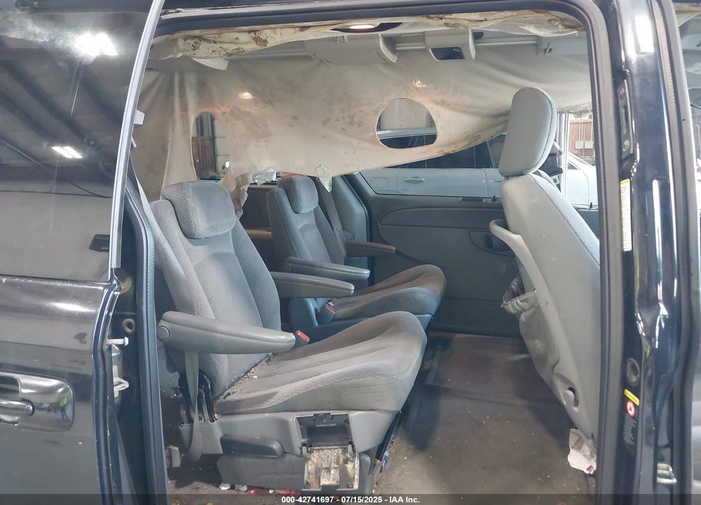 2005 DODGE GRAND CARAVAN SXT VIN: 2D8GP44L05R251914