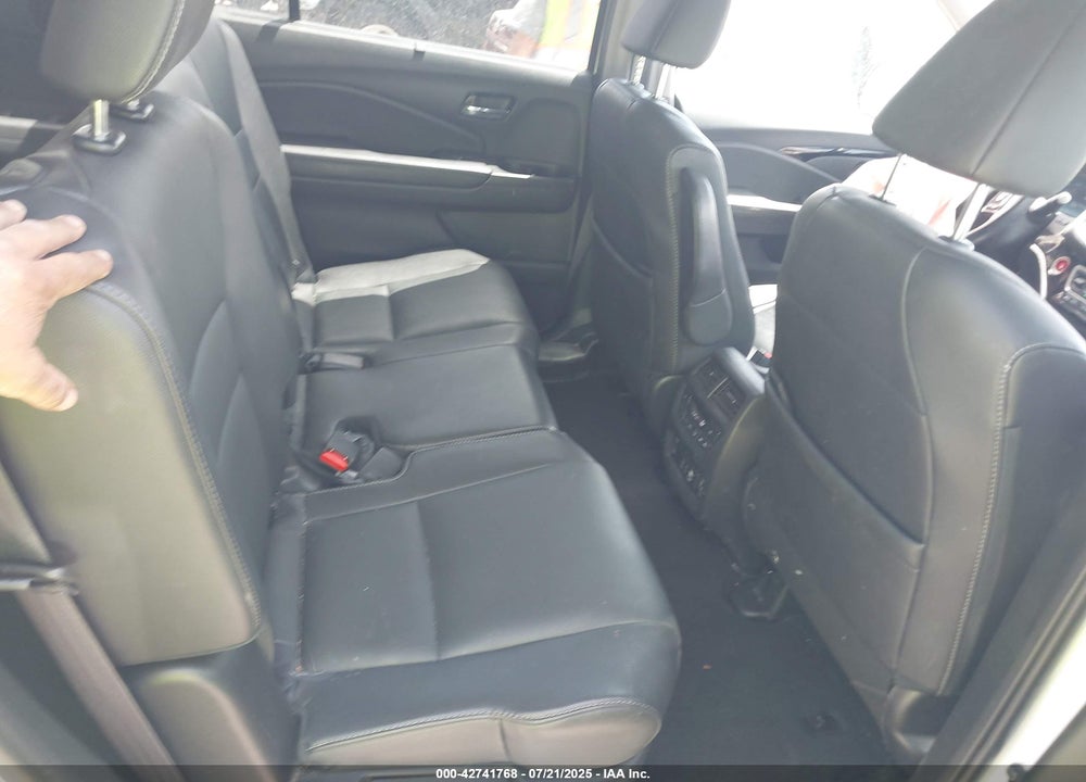 2021 HONDA PILOT VIN: 5FNYF6H91MB061467