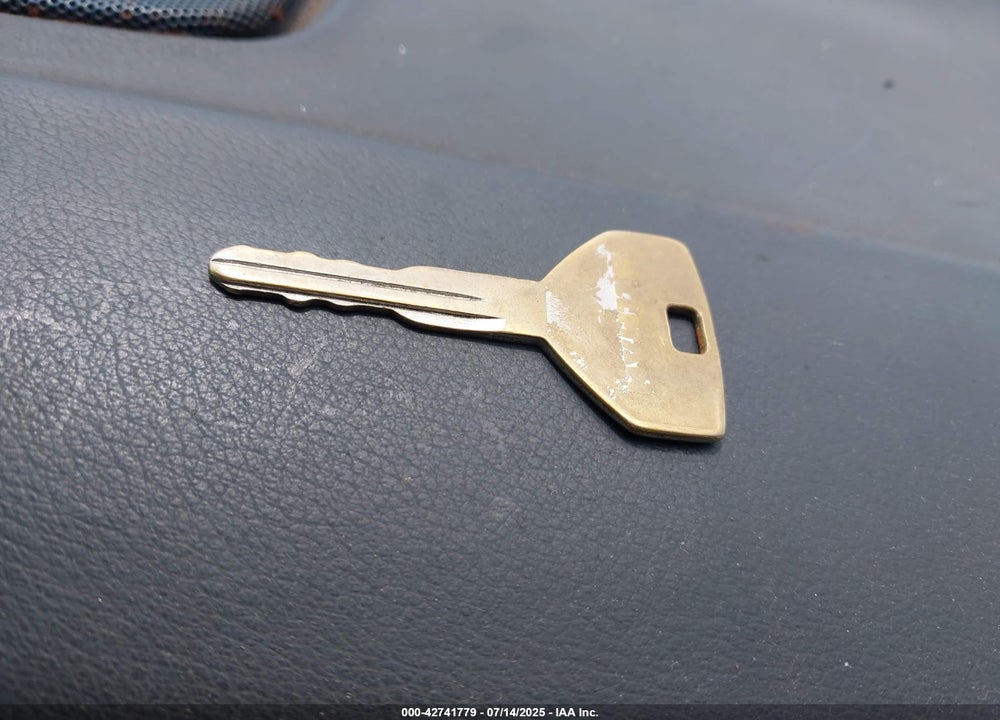 1991 CHRYSLER NEW YORKER FIFTH AVENUE VIN: 1C3XY66R1MD287237