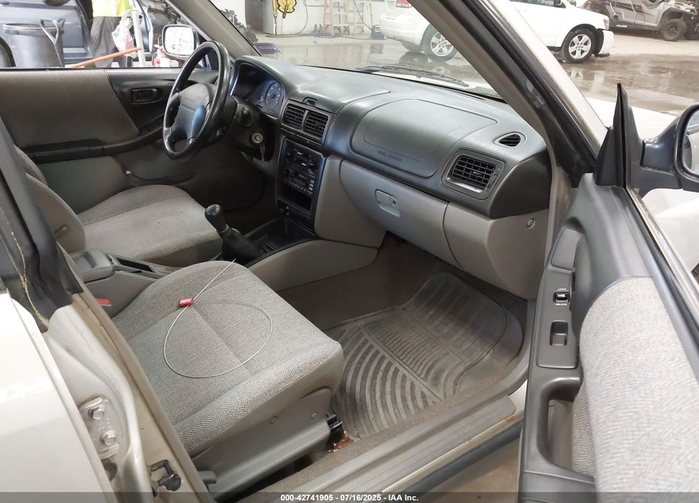 2001 SUBARU FORESTER L VIN: JF1SF63531G703379