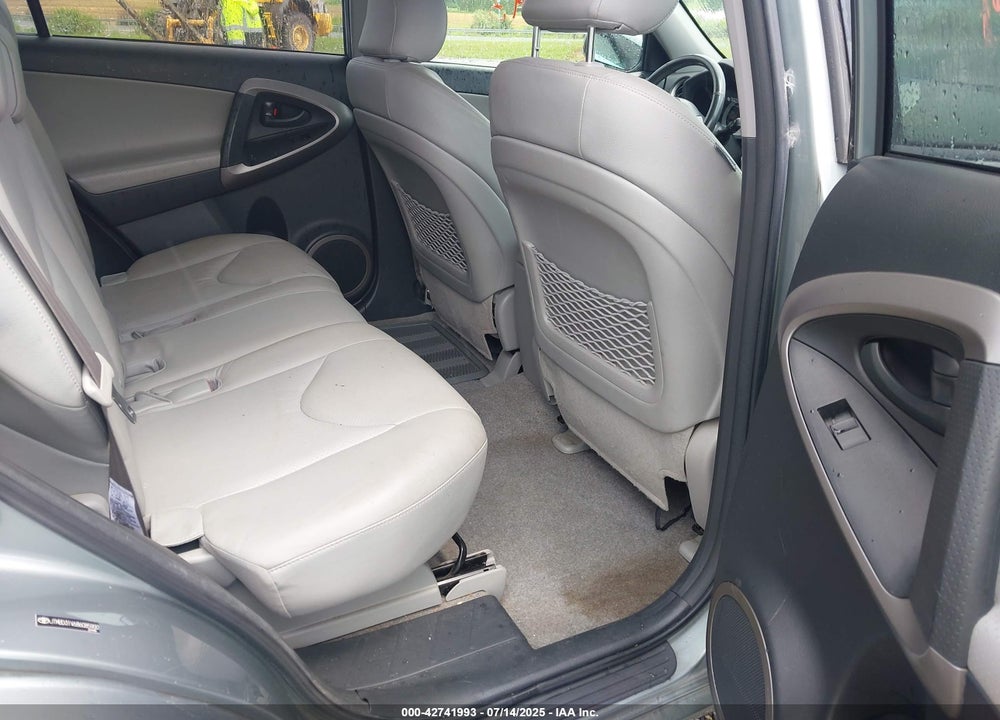 2008 TOYOTA RAV4 VIN: JTMBD31V686085900