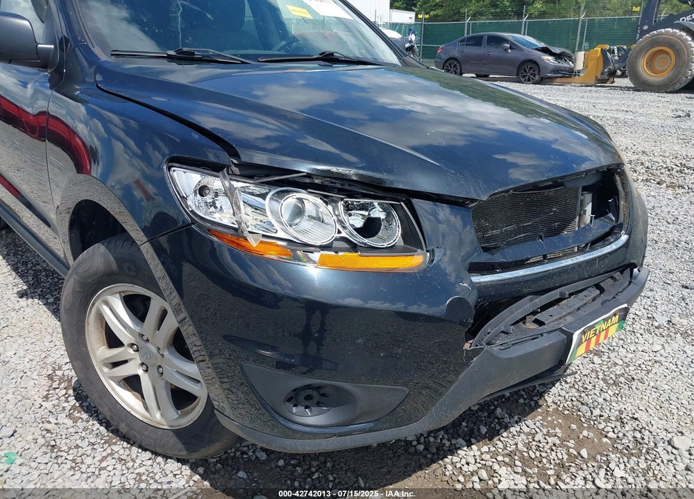 2011 HYUNDAI SANTA FE VIN: 5XYZGDAB1BG032348