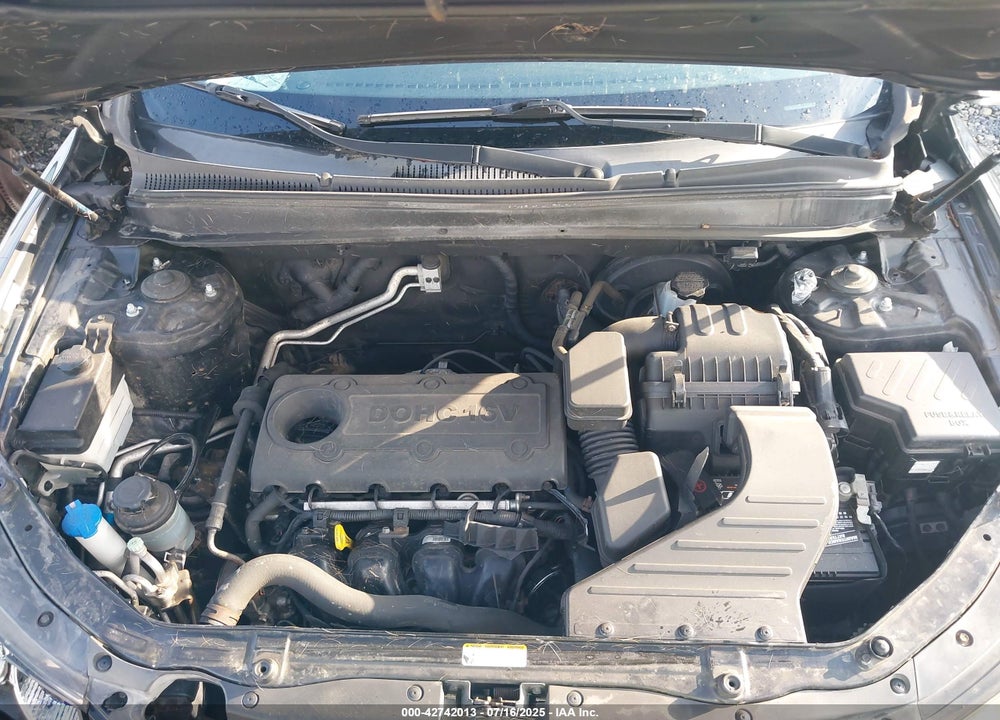 2011 HYUNDAI SANTA FE VIN: 5XYZGDAB1BG032348