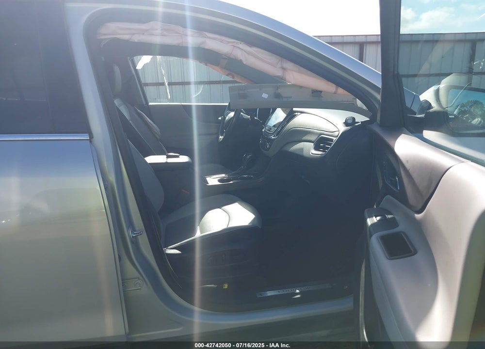 2019 CHEVROLET EQUINOX VIN: 2GNAXXEV3K6223647