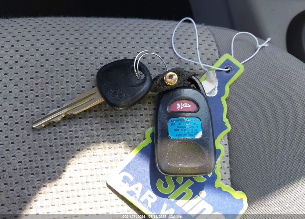 2010 HYUNDAI ACCENT VIN: KMHCN4AC3AU481026