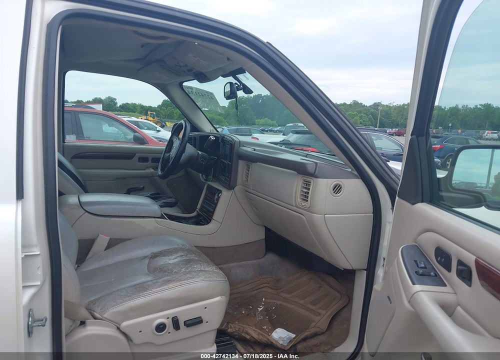 2005 CADILLAC ESCALADE STANDARD VIN: 1GYEK63N45R140494