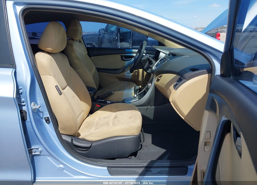 2012 HYUNDAI ELANTRA VIN: KMHDH4AE0CU462384