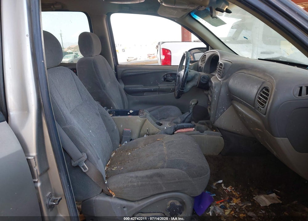2003 CHEVROLET TRAILBLAZER LT VIN: 1GNDS13S732362468