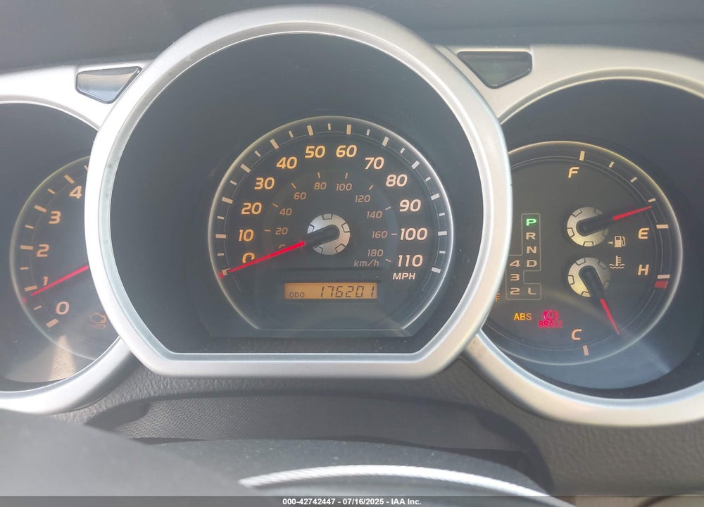 2005 TOYOTA 4RUNNER LIMITED V8 VIN: JTEBT17R558024163