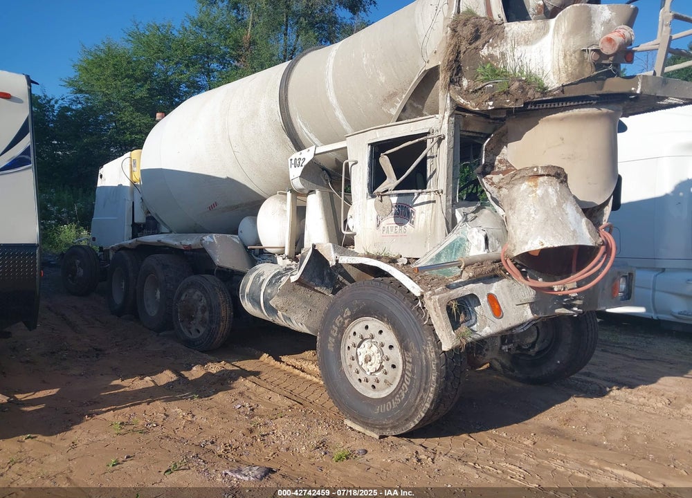 2004 ADVANCE MIXER VIN: 5DG8AC5TX40009880