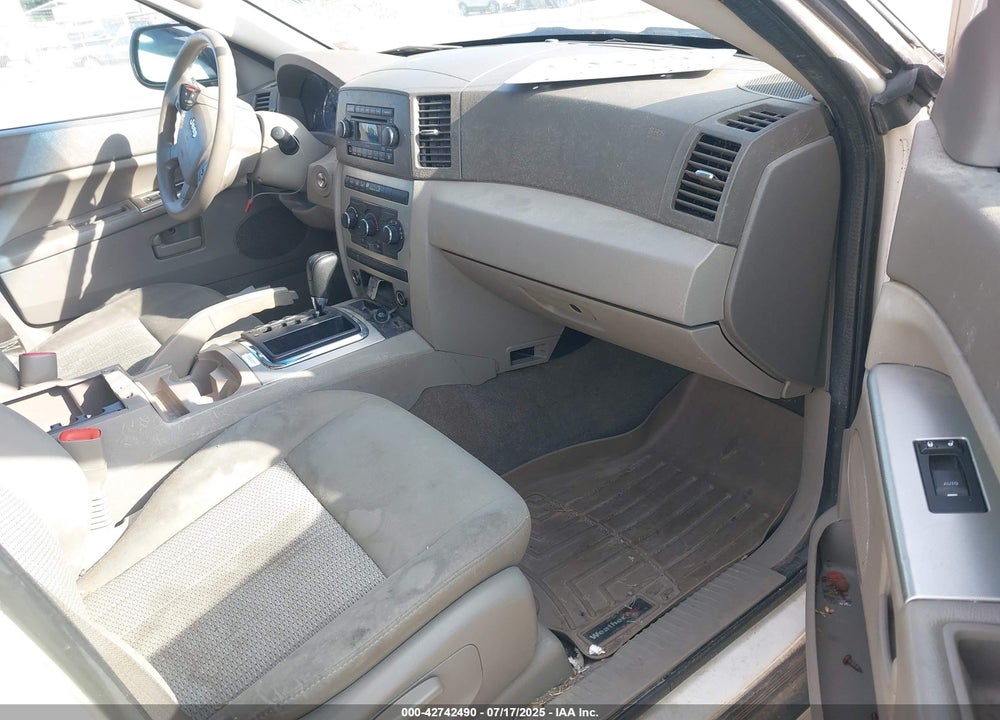 2007 JEEP GRAND CHEROKEE VIN: 1J8GR48K57C531746