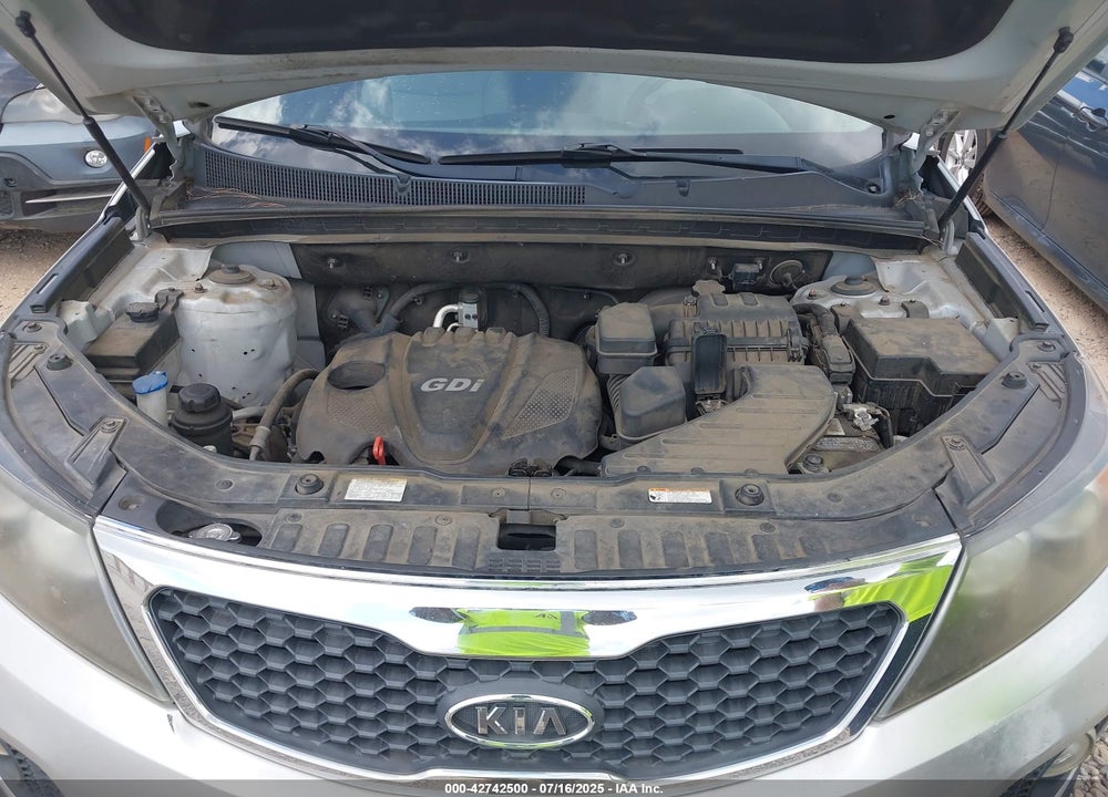 2012 KIA SORENTO VIN: 5XYKT4A69CG213621