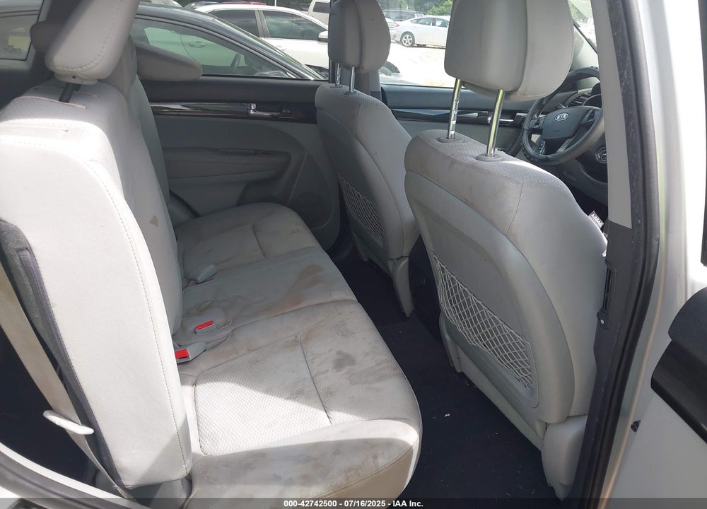 2012 KIA SORENTO VIN: 5XYKT4A69CG213621