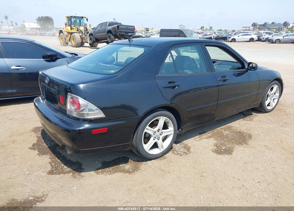 2001 LEXUS IS 300 VIN: JTHBD182610007608