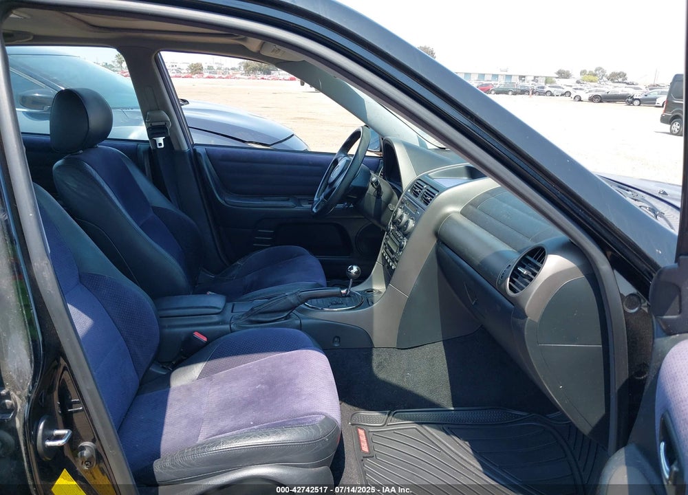 2001 LEXUS IS 300 VIN: JTHBD182610007608