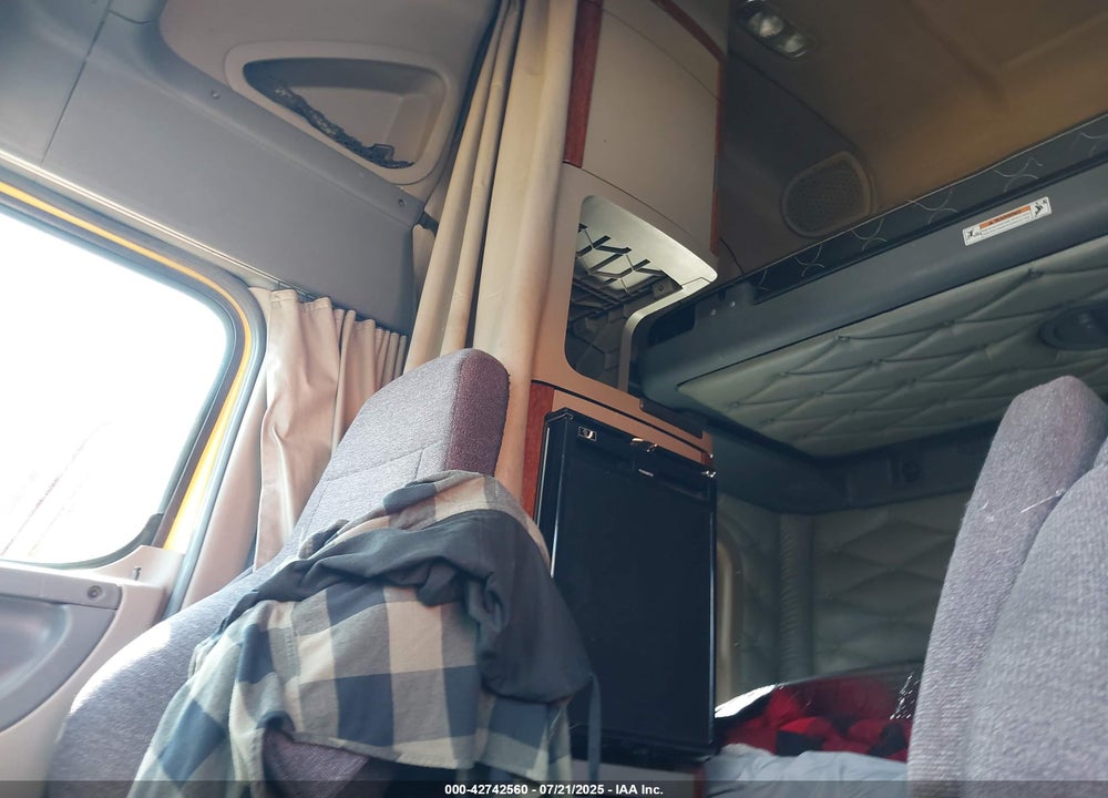 2017 FREIGHTLINER CASCADIA 125 VIN: 3AKJGLDR7HSHX1253