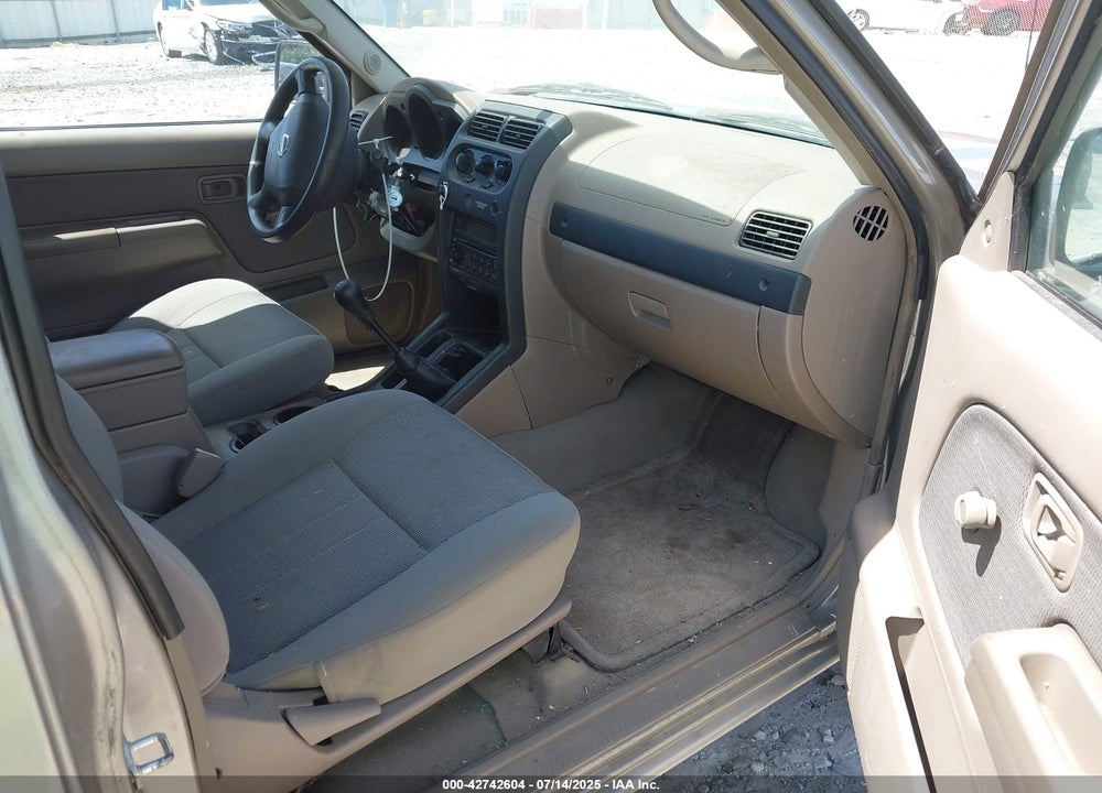 2002 NISSAN FRONTIER XE VIN: 1N6DD26S82C369424