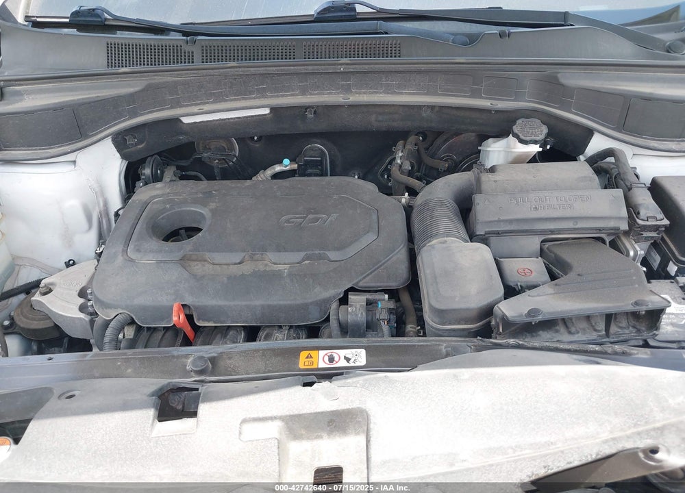 2018 HYUNDAI SANTA FE VIN: 5XYZU3LB5JG543561