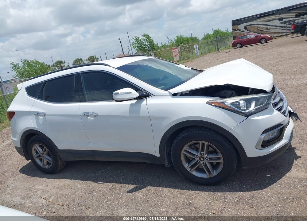 2018 HYUNDAI SANTA FE VIN: 5XYZU3LB5JG543561