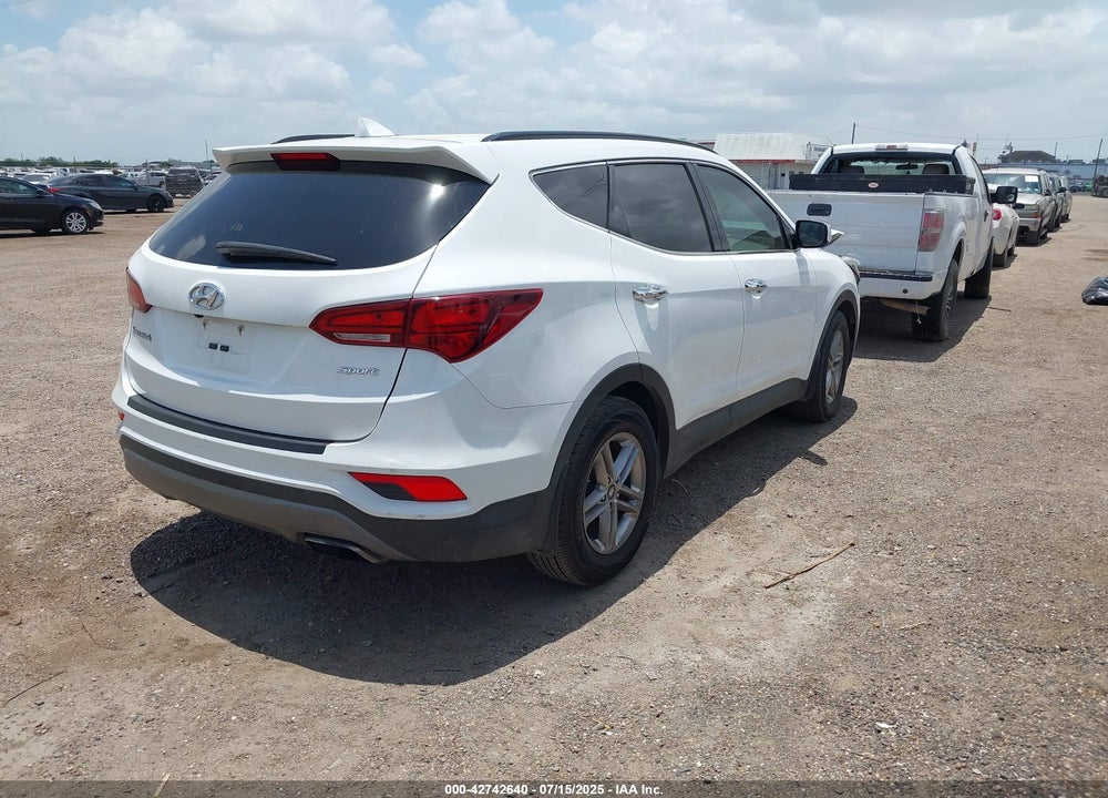 2018 HYUNDAI SANTA FE VIN: 5XYZU3LB5JG543561