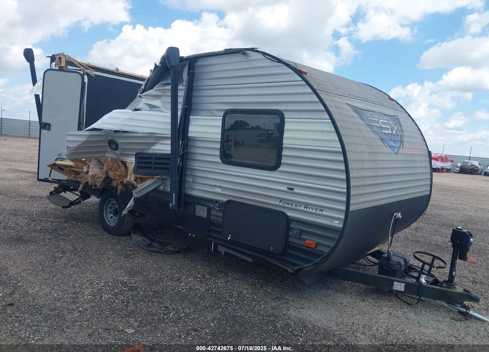 2018 FOREST RIVER SALEM 180RT VIN: 4X4TSMT1XJY002600