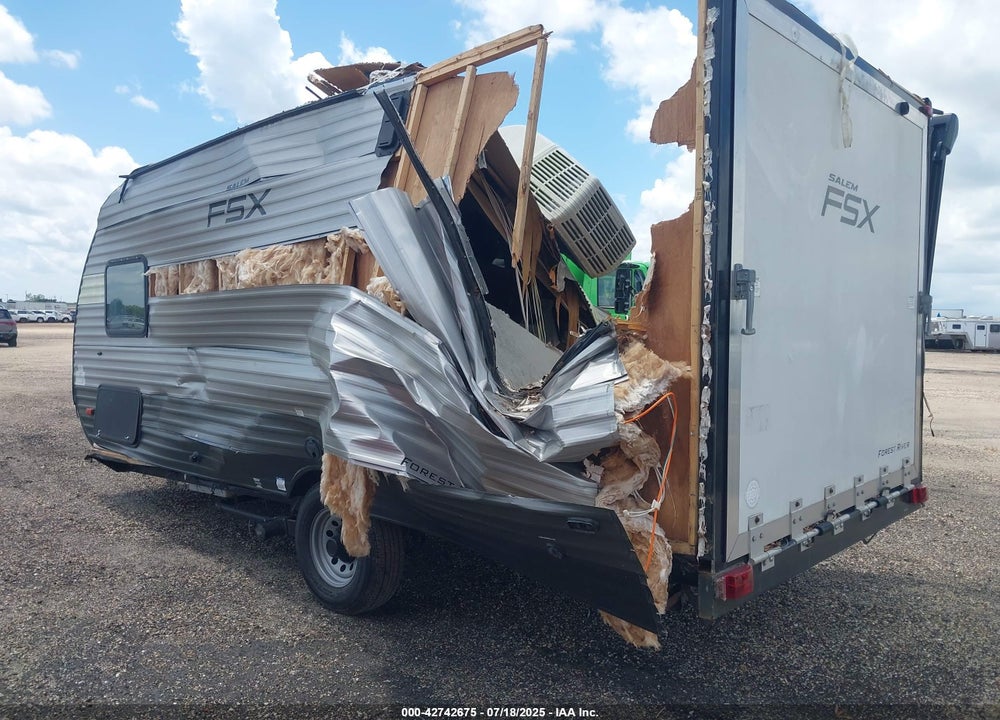 2018 FOREST RIVER SALEM 180RT VIN: 4X4TSMT1XJY002600