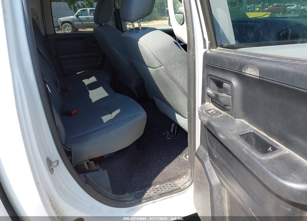 2014 RAM 1500 EXPRESS VIN: 1C6RR7FT9ES209652