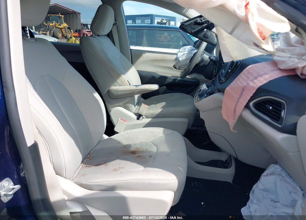 2017 CHRYSLER PACIFICA VIN: 2C4RC1DG7HR561440