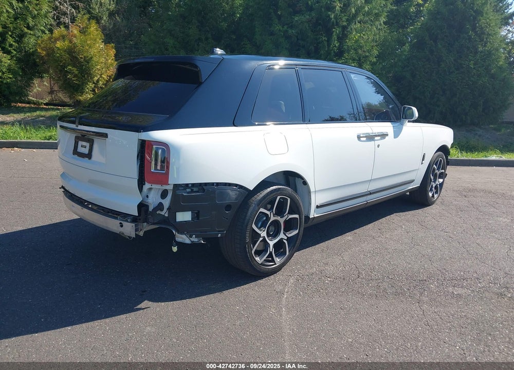 2021 ROLLS-ROYCE CULLINAN VIN: SLATV8C05MU208339