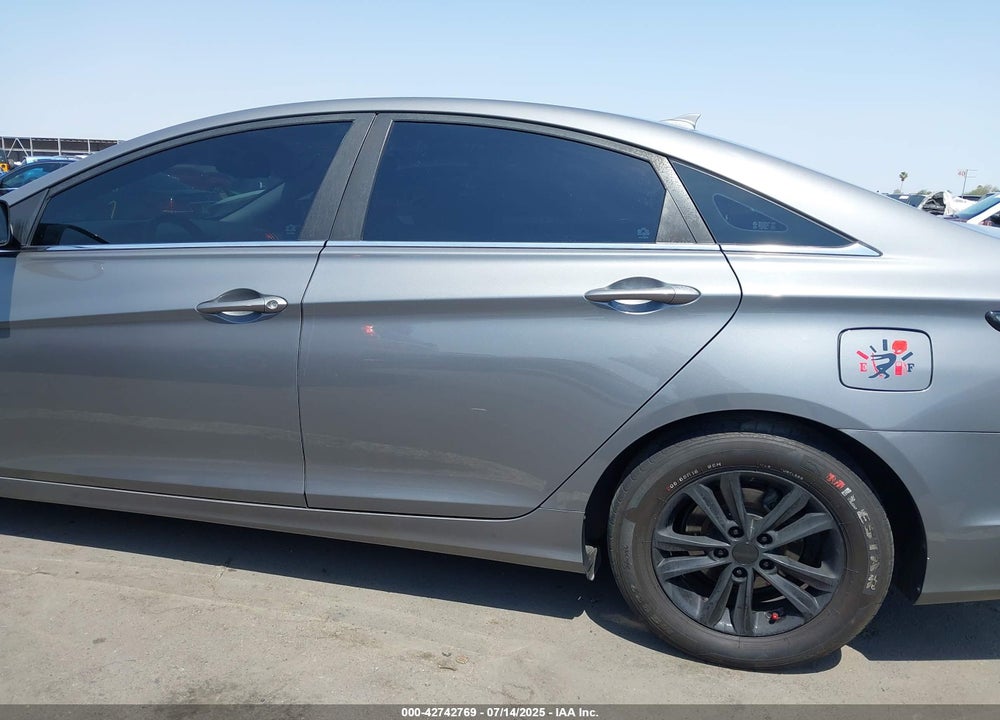 2013 HYUNDAI SONATA VIN: 5NPEB4AC1DH681116