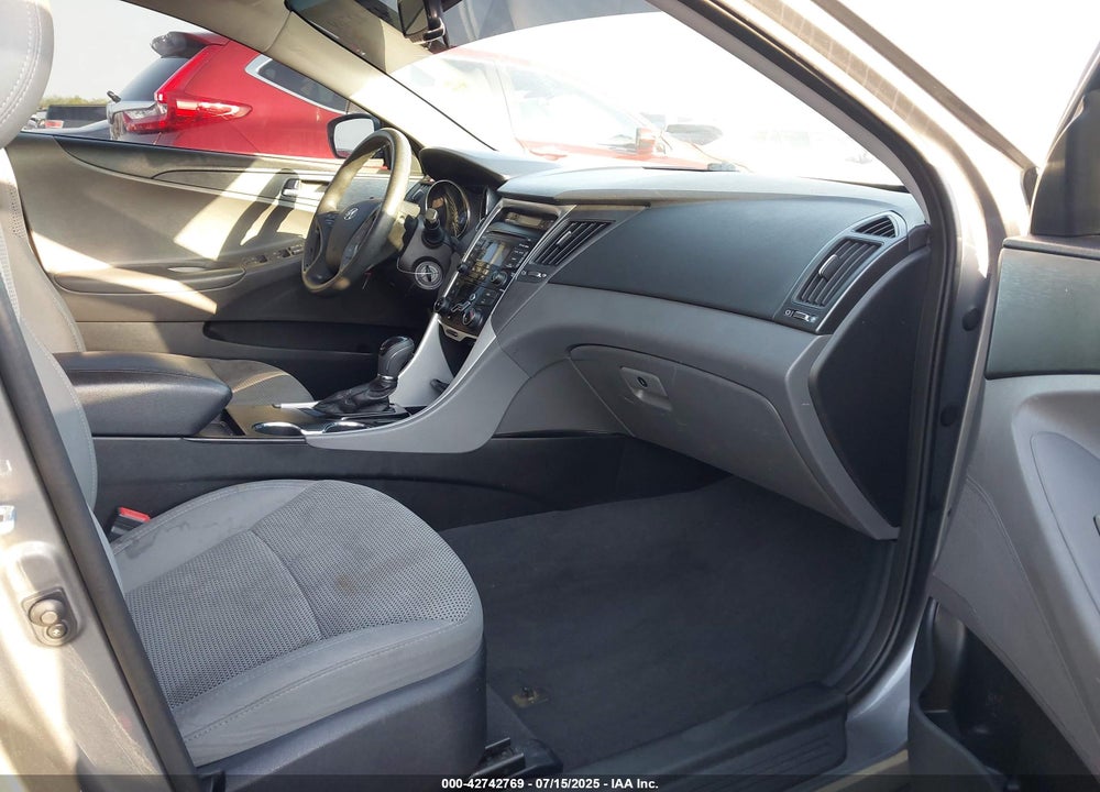 2013 HYUNDAI SONATA VIN: 5NPEB4AC1DH681116
