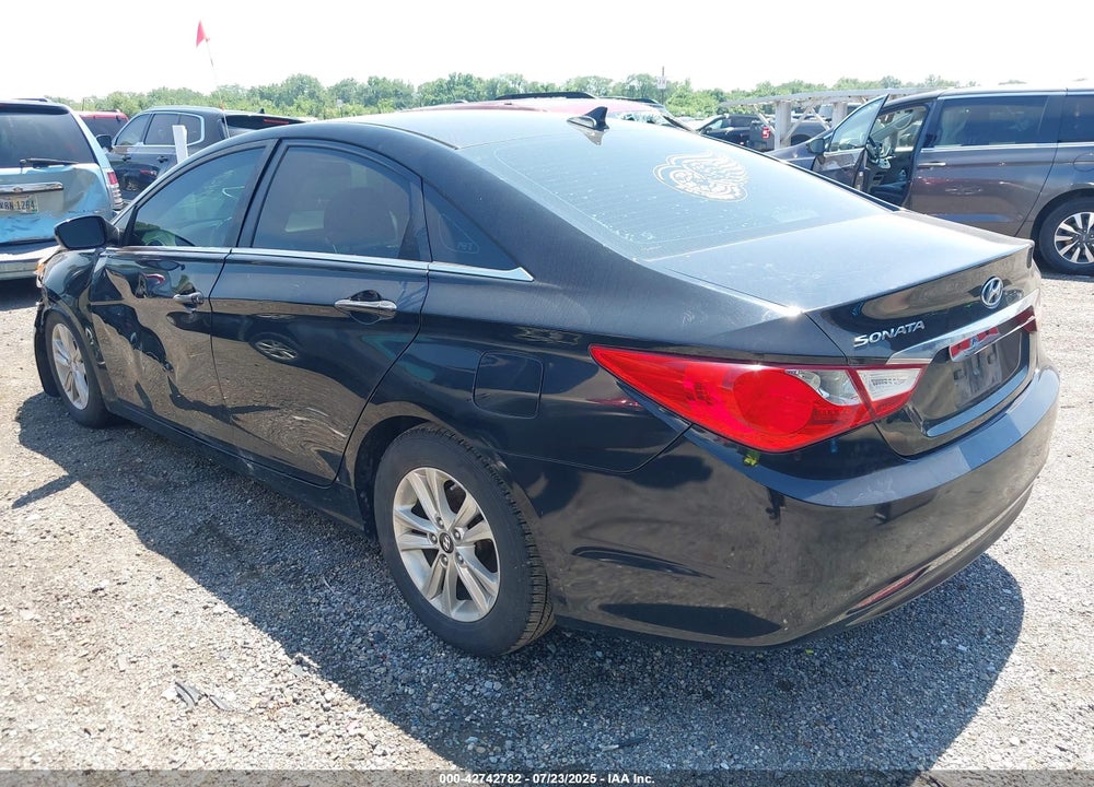 2011 HYUNDAI SONATA VIN: 5NPEB4AC2BH035452