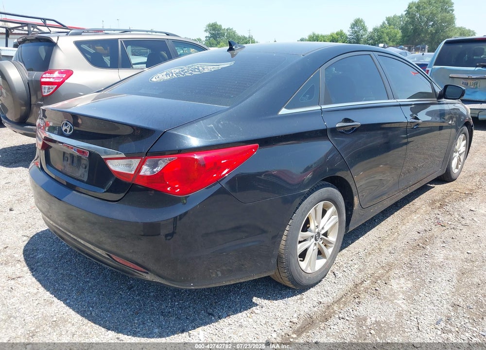 2011 HYUNDAI SONATA VIN: 5NPEB4AC2BH035452
