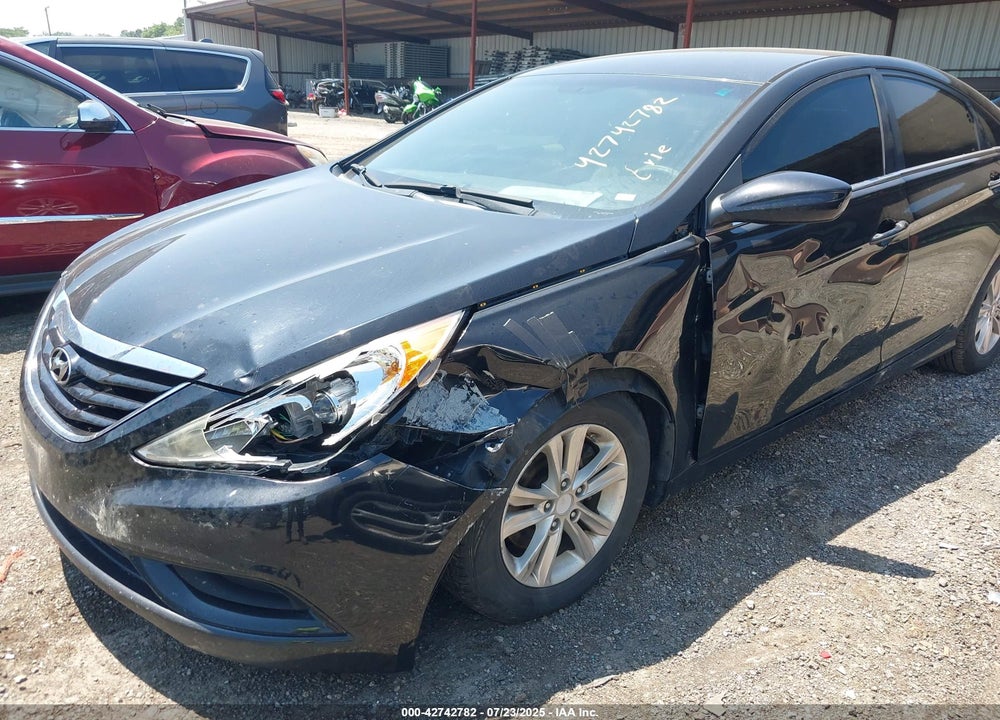 2011 HYUNDAI SONATA VIN: 5NPEB4AC2BH035452
