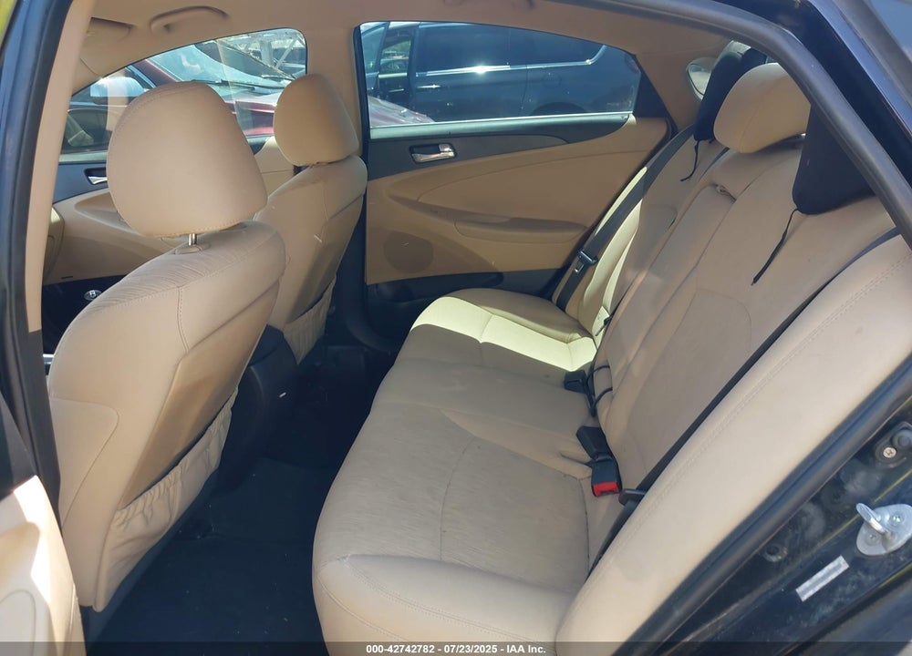 2011 HYUNDAI SONATA VIN: 5NPEB4AC2BH035452