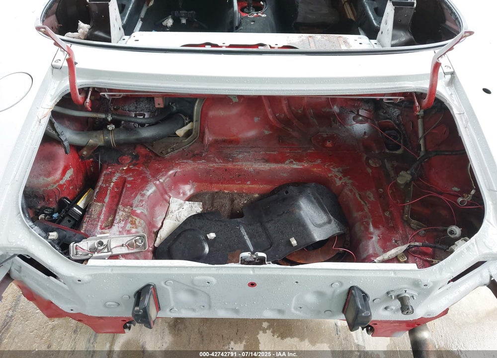 1991 MAZDA MX-5 MIATA VIN: JM1NA3513M1216057